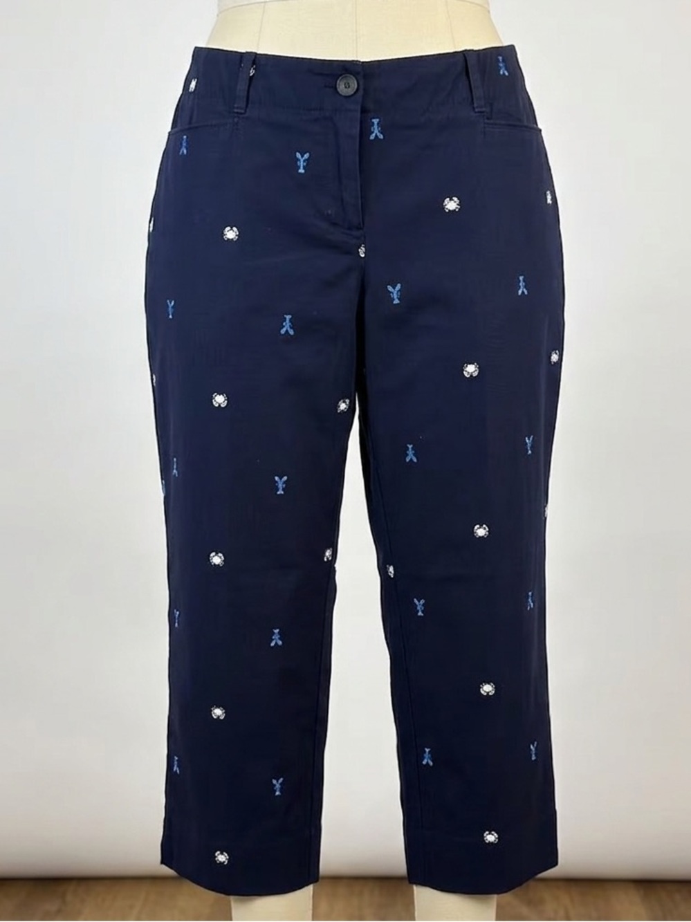 Talbots The Perfect Crop 10P pPants featuring embroidered crabs and lobsters